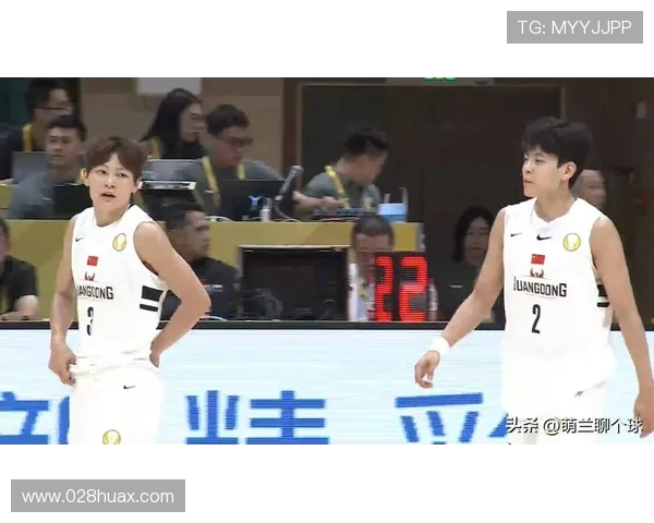 67 分狂胜！杨舒予 22 分 + 6 抢断 宫指导万次特训淬炼女篮外线火力